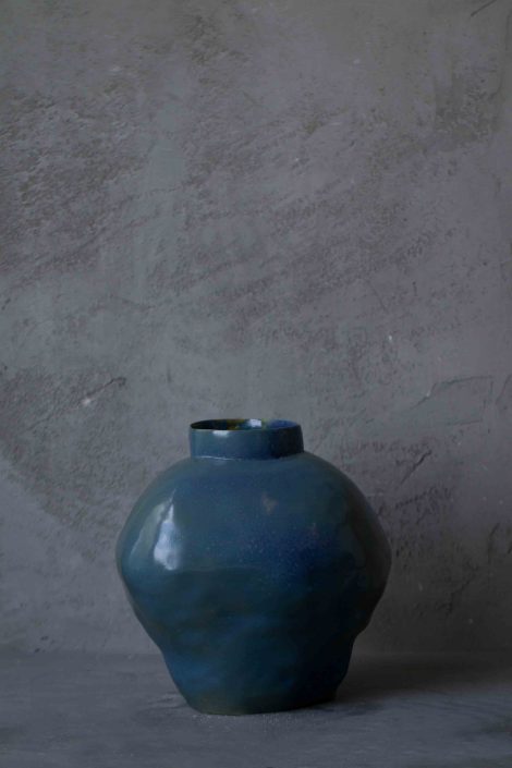 Керамическая ваза Деметра синяя из фаянса